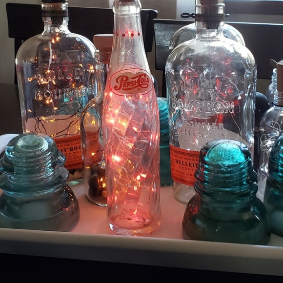 Vintage Pepsi bottle with red fitted string lights - Picture 5 of 7